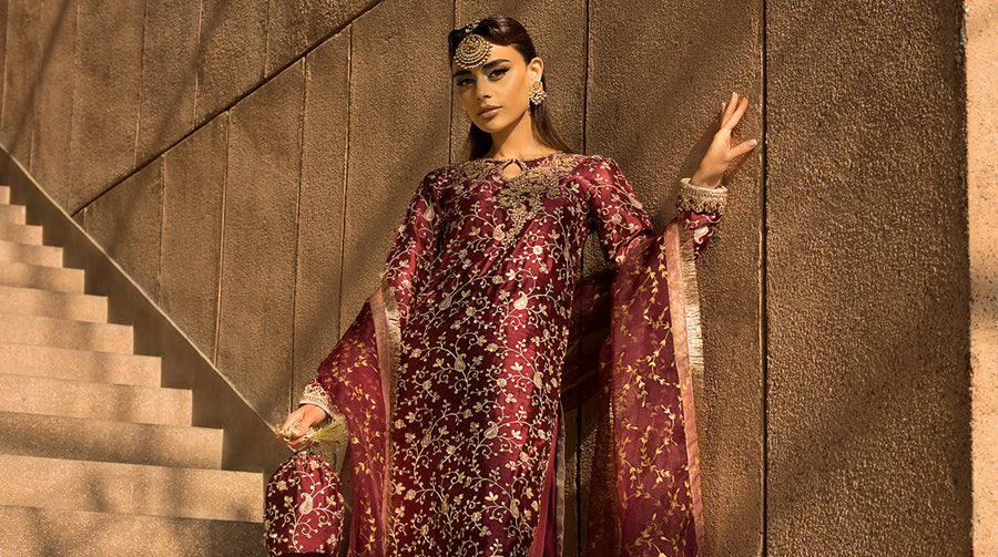 How to Choose a Formal Dress That Flatters You