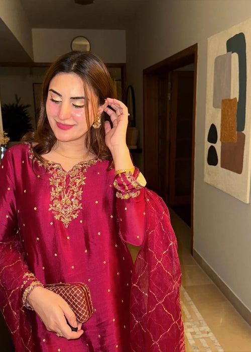 LADY IN RED - Client Diary